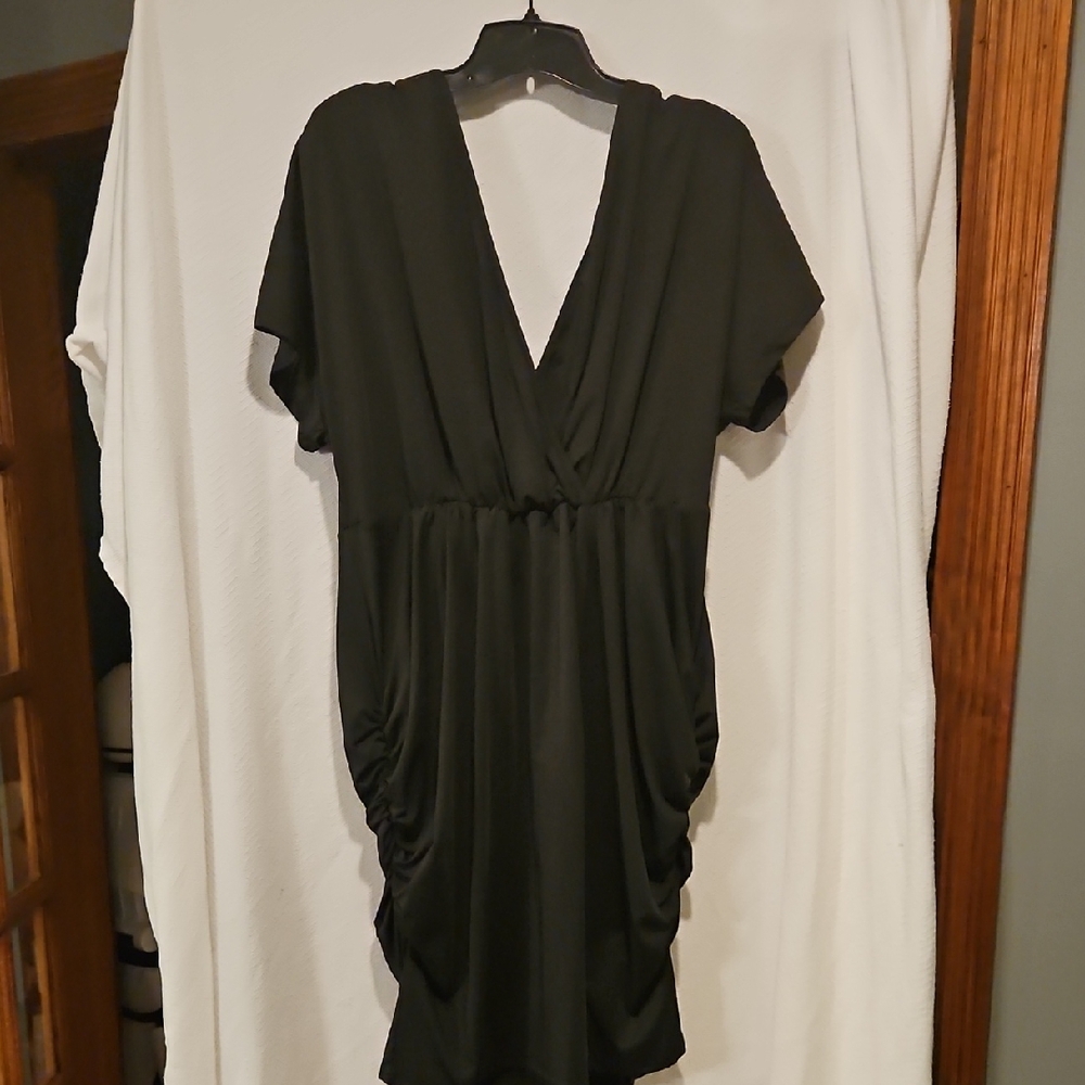 Chic Black V-Neck Dress